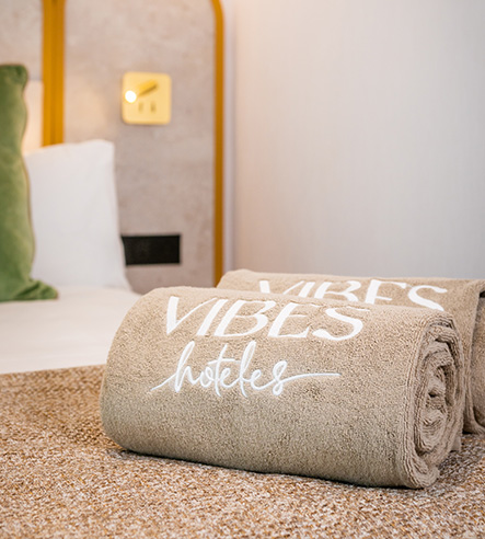 Habitacion hotel malaga vibes